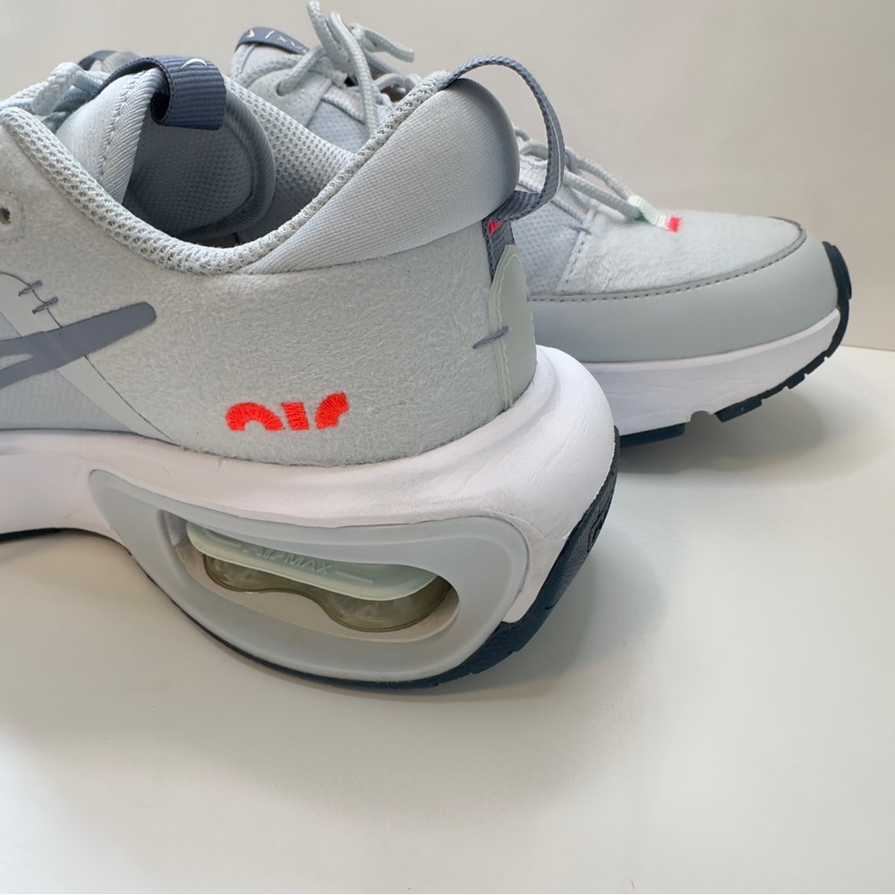 Like new! Nike Air Max INTRLK Women’s Shoes - Picture 6 of 11